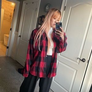 • oversized flannel og